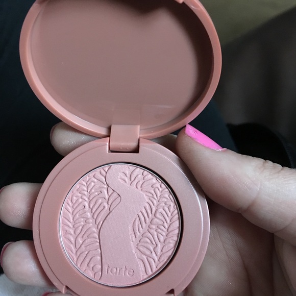 Blush - Picture 2 of 3